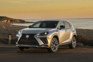 Lexus NX300 F-Sport 2017 года (NA)